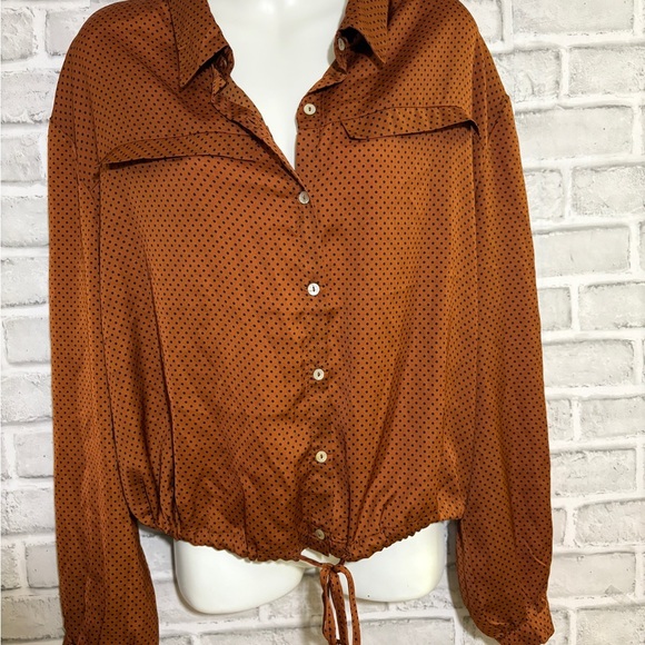 Suzy Shier silky Brown and black Polka Dot Button Down Shirt, size Xl - Picture 1 of 10